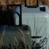 Hovedminiatyrbilde av Hibiscus Red Samsonite Magnum Eco Koffert med 4 Hjul 75 cm