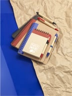 Miniatyrbilde 6 av Lilla/Naturhvit Priestly Resirkulert Notatbok med Penn