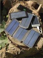 Miniatyrbilde 8 av Solid svart Stellar 8000 mAh Solcelledrevet Powerbank