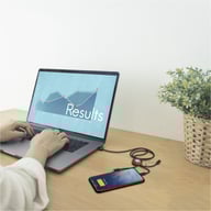 Miniatyrbilde 6 av Tre SCX.design C36 3-i-1 RPET og Bambus Lysende Logo Ladekabel