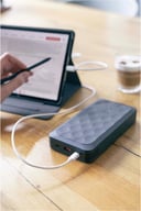 Miniatyrbilde 10 av Midnatt svart Xtorm Fuel Series 20.000 mAh 35 W PD Powerbank