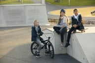 Miniatyrbilde 6 av Black Clique Basic Collegegenser Barn