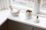 Miniatyrbilde 4 av 2-15-5018456 Sagaform Ellen egg hen (6) Off white