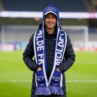 Miniatyrbilde 1 av 25-47-drc-8034 Supporterskjerf med Hette