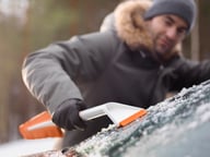 Miniatyrbilde 8 av Hvit Fiskars Kost og Isskrape