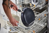 Miniatyrbilde 6 av Sort Fiskars Functional Form Stekepanne