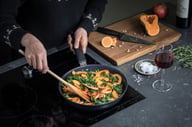 Miniatyrbilde 5 av Sort Fiskars Hard Face aluminium Traktørpanne m/lokk