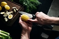 Miniatyrbilde 2 av Sort Fiskars Taiten Kokkekniv liten 13 cm