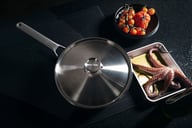 Miniatyrbilde 3 av Sort Fiskars Taiten Traktørpanne m/lokk