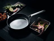 Miniatyrbilde 6 av Sort Fiskars Taiten Stekepanne