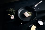 Miniatyrbilde 7 av Sort Fiskars Taiten Stekepanne