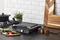 Miniatyrbilde 1 av Svart Nordic Sense 2000 W Paninigrill med Avtakbare Grillplater