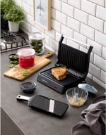 Miniatyrbilde 1 av Svart/Tre Nordic Sense Paninigrill Gavesett med Tilbehør