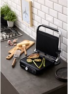 Miniatyrbilde 1 av Svart/Tre Nordic Sense Gavesett med Paninigrill og Holm Skjærefjøl