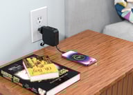 Miniatyrbilde 9 av Svart Urban Vitamin Saratoga 10.000 mAh 5-i-1 Universell Reiselader med 20W PD og 15 W Magnetisk Trådløs Powerbank