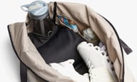 Miniatyrbilde 3 av Beige Bellroy Lite Duffel Bag