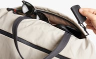 Miniatyrbilde 5 av Beige Bellroy Lite Duffel Bag