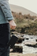 Miniatyrbilde 5 av Svart Nordic Drift Titan 10.000mAh solar powerbank med 3 paneler