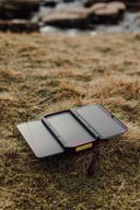 Miniatyrbilde 7 av Svart Nordic Drift Titan 10.000mAh solar powerbank med 3 paneler
