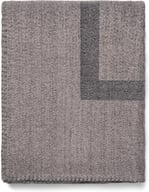 Miniatyrbilde 3 av Grå Vinga RPET Monogram Pledd