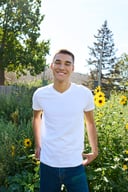 Miniatyrbilde 3 av Hvit Neutral V-hals T-skjorte