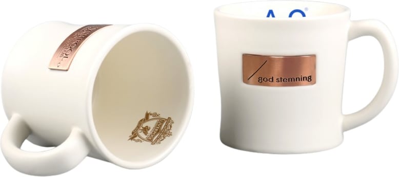 Hovedproduktbilde for 25-47-dra-1172 Liverpool 400 ml Keramisk Kopp med Rektangulært Metallmerke