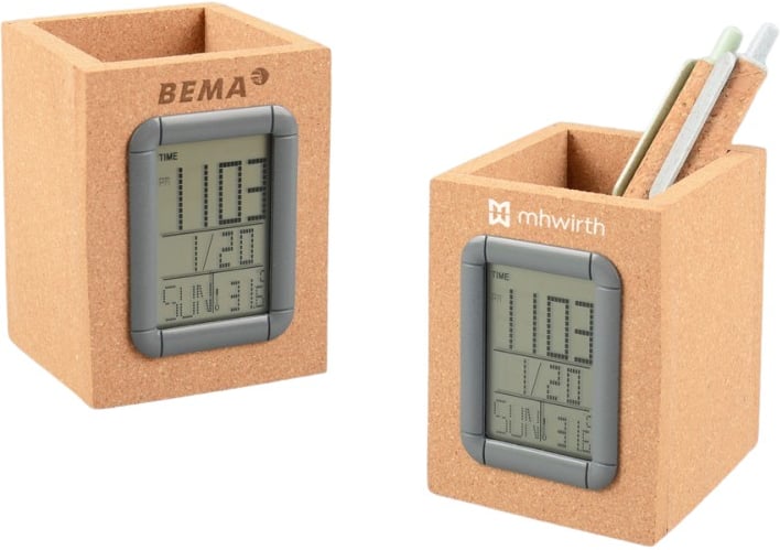 Hovedproduktbilde for 25-47-dra-3342 Calais Kork Penneholder med Digital Klokke