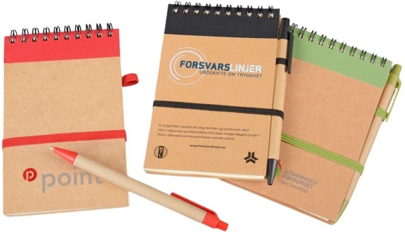 Hovedproduktbilde for 25-47-drb-5148 Skye Resirkulert Kraftpapir Liten Notatbok med Spiral og Penn