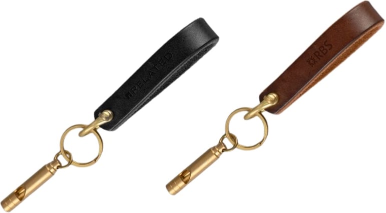 Hovedproduktbilde for 25-47-drc-7007 Nola Lær Nøkkelring med Fløyte