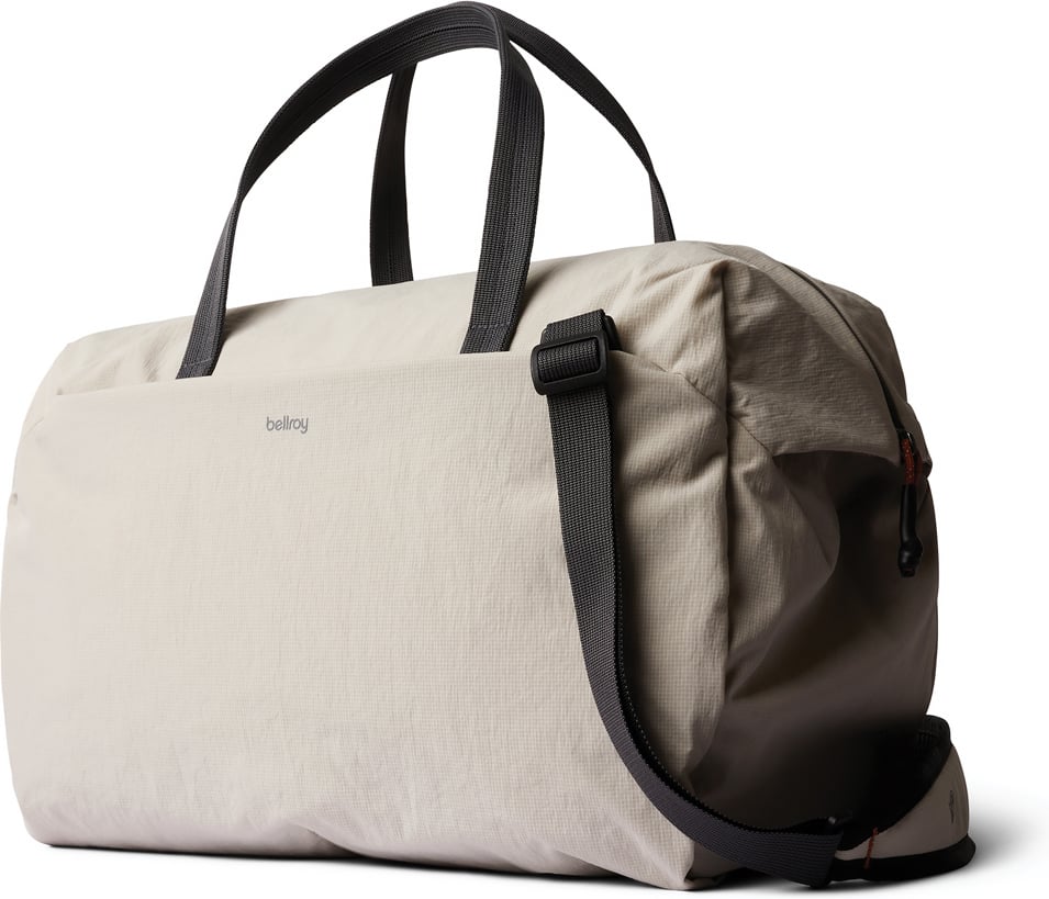 Hovedproduktbilde for Beige Bellroy Lite Duffel Bag