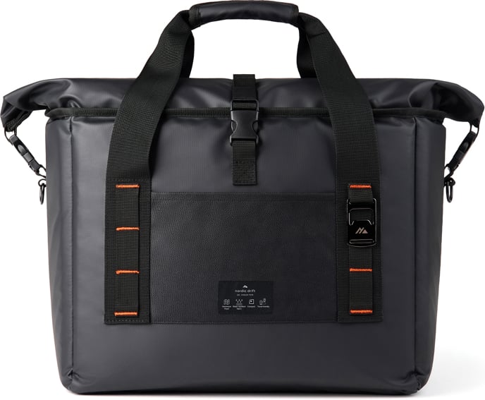 Hovedproduktbilde for Svart Nordic Drift RCS vannavvisende kjølebag  22L