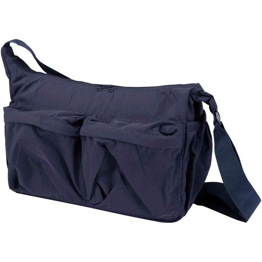 Hovedproduktbilde for Marineblå Elevate Calli GRS Resirkulert Nylon 13" PC-veske