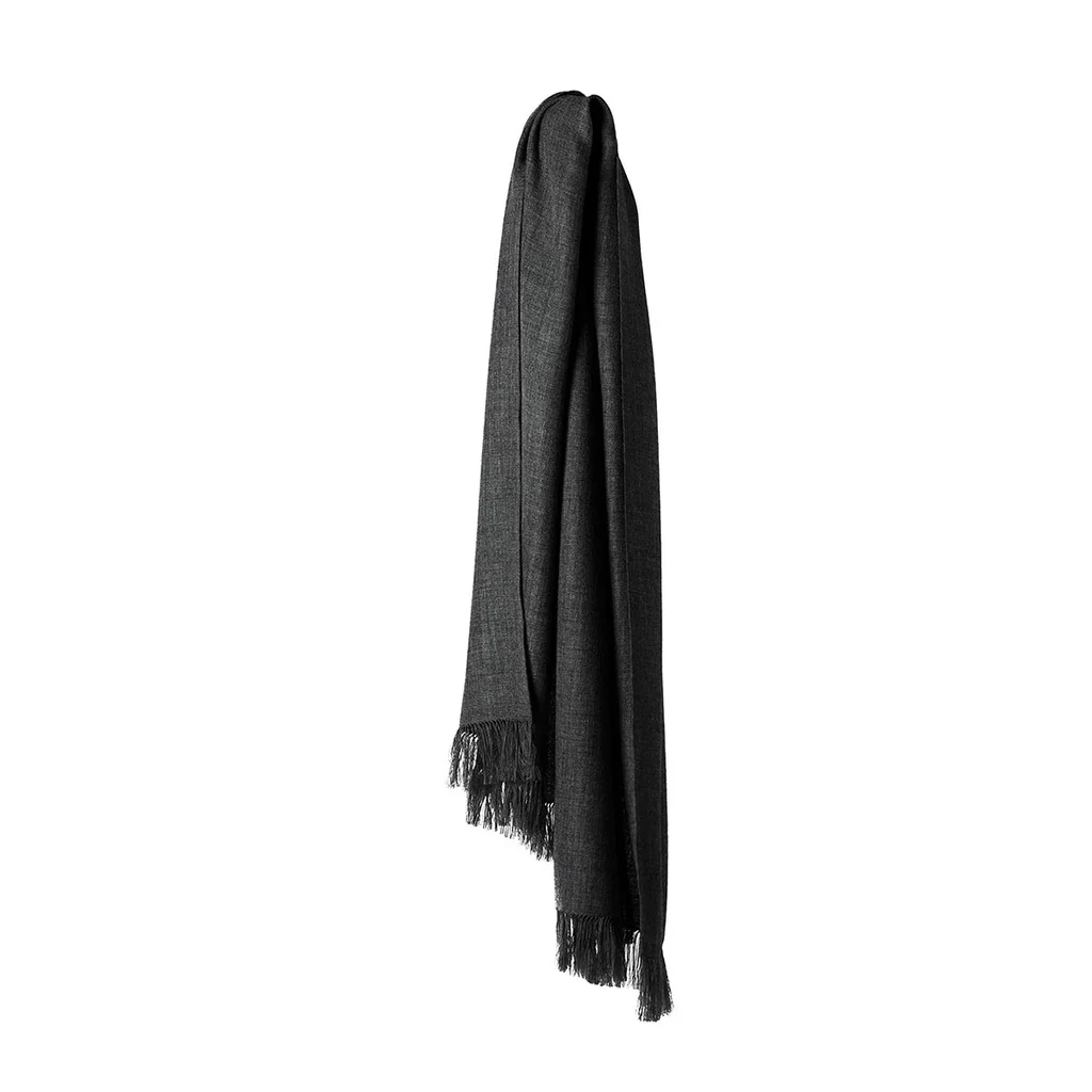 Hovedproduktbilde for Dark grey/black Elvang Traveller Baby Alpakkaull Skjerf