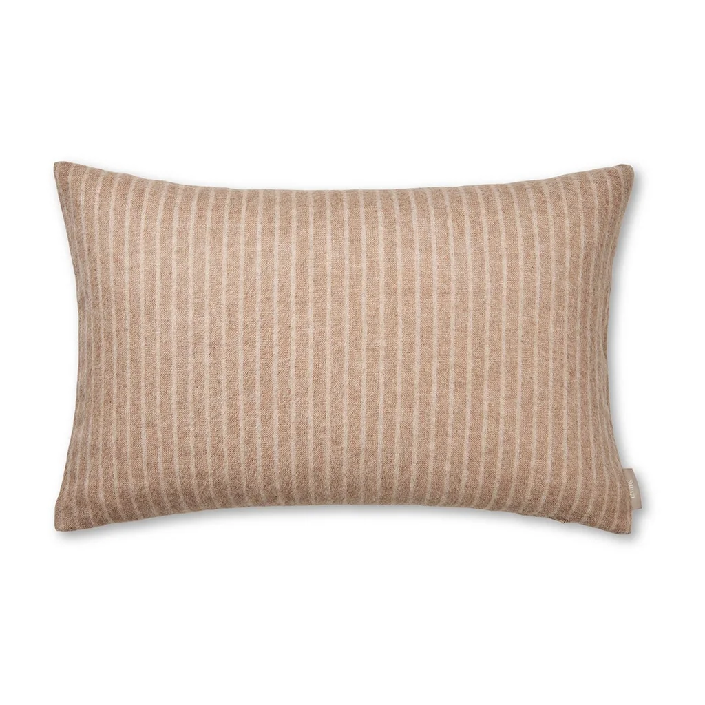 Hovedproduktbilde for Camel Elvang Stripes Alpakkaull 40x60 cm Putetrekk