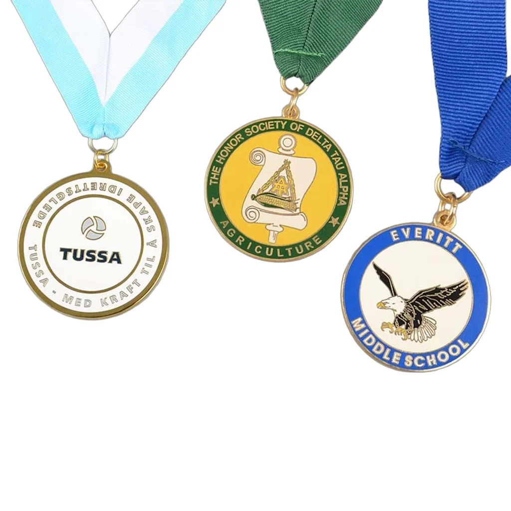 Hovedproduktbilde for 3 x 3 cm Opaltun Tilpasset Medalje i Imitert Emalje