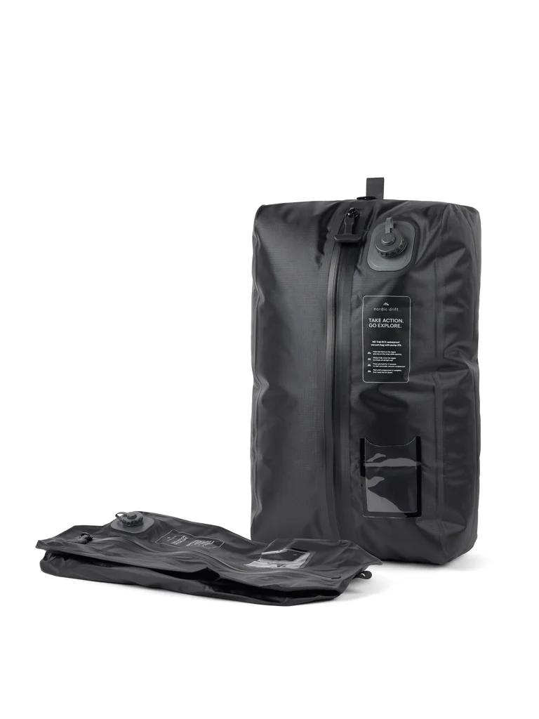 Hovedproduktbilde for Svart Nordic Drift Trail RCS IPX8 20L Vanntett Vakuumpose med Pumpe