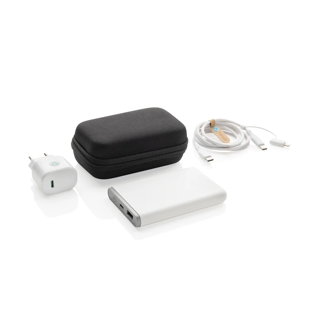 Hovedproduktbilde for Svart XD Collection Surge 5000 mAh RCS Resirkulert PET 20W Ladesett i 3 Deler Powerbank