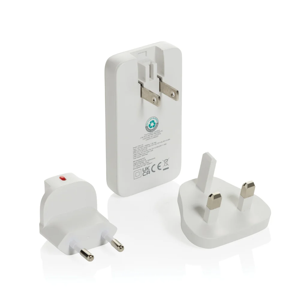 Hovedproduktbilde for Hvit XD Collection Fluxo 65W RCS Resirkulert Plast GAN Vegglader med Universalkontakter