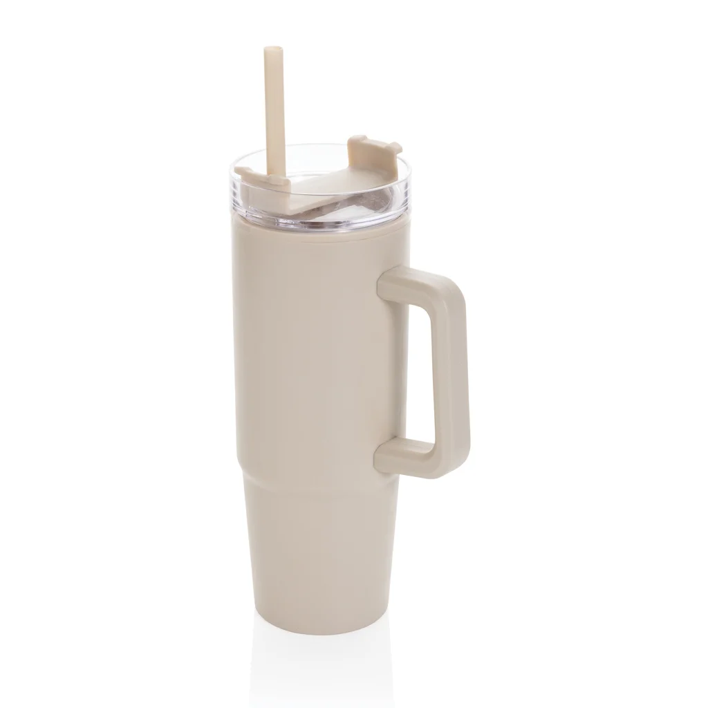 Hovedproduktbilde for Beige XD Collection Tana 900 ml RCS Resirkulert Plast Termokopp med Håndtak