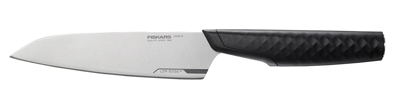 Hovedproduktbilde for Sort Fiskars Taiten Titan 13 cm Kokkekniv