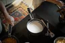 Miniatyrbilde 4 av Sort Fiskars Hard Face 2.5L Resirkulert Aluminium Non-stick Kasserolle med Lokk