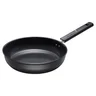 Miniatyrbilde 1 av Sort Fiskars Hard Face Resirkulert Aluminium 26 cm Non-stick Traktørpanne med Lokk
