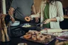 Miniatyrbilde 4 av Sort Fiskars Hard Face 28 cm Resirkulert Aluminium Non-stick Traktørpanne med Lokk