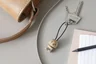 Miniatyrbilde 1 av Raw oak Hoptimist Bumble Nøkkelring FSC Eik