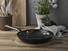 Miniatyrbilde 5 av Black Pillivuyt Gourmet Blavet 28 cm Resirkulert Aluminium Stekepanne med Keramisk Belegg