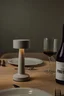 Miniatyrbilde 4 av Beige Vinga Maris RCS Resirkulert Plast Bordlampe