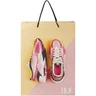 Miniatyrbilde 1 av Hvit Papirpose XL (31 x 12 x 41 cm) Håndlaget 170 g/m2 Laminert Papir med Plasthåndtak