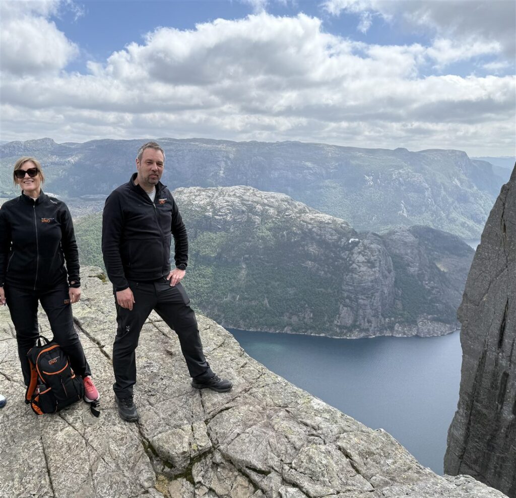 UNO design og arkitektur profilutstyr i bruk – levert av Norgesprofil
